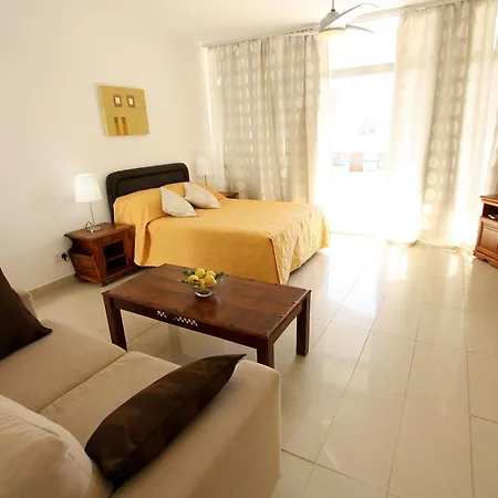 Pissouri Beach Apartments ピッソウリ
